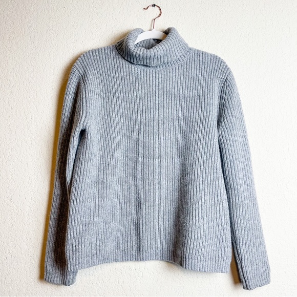 Jenni Kayne Cashmere Turtleneck Pullover Sweater
Heather Grey Size Small - Picture 3 of 9